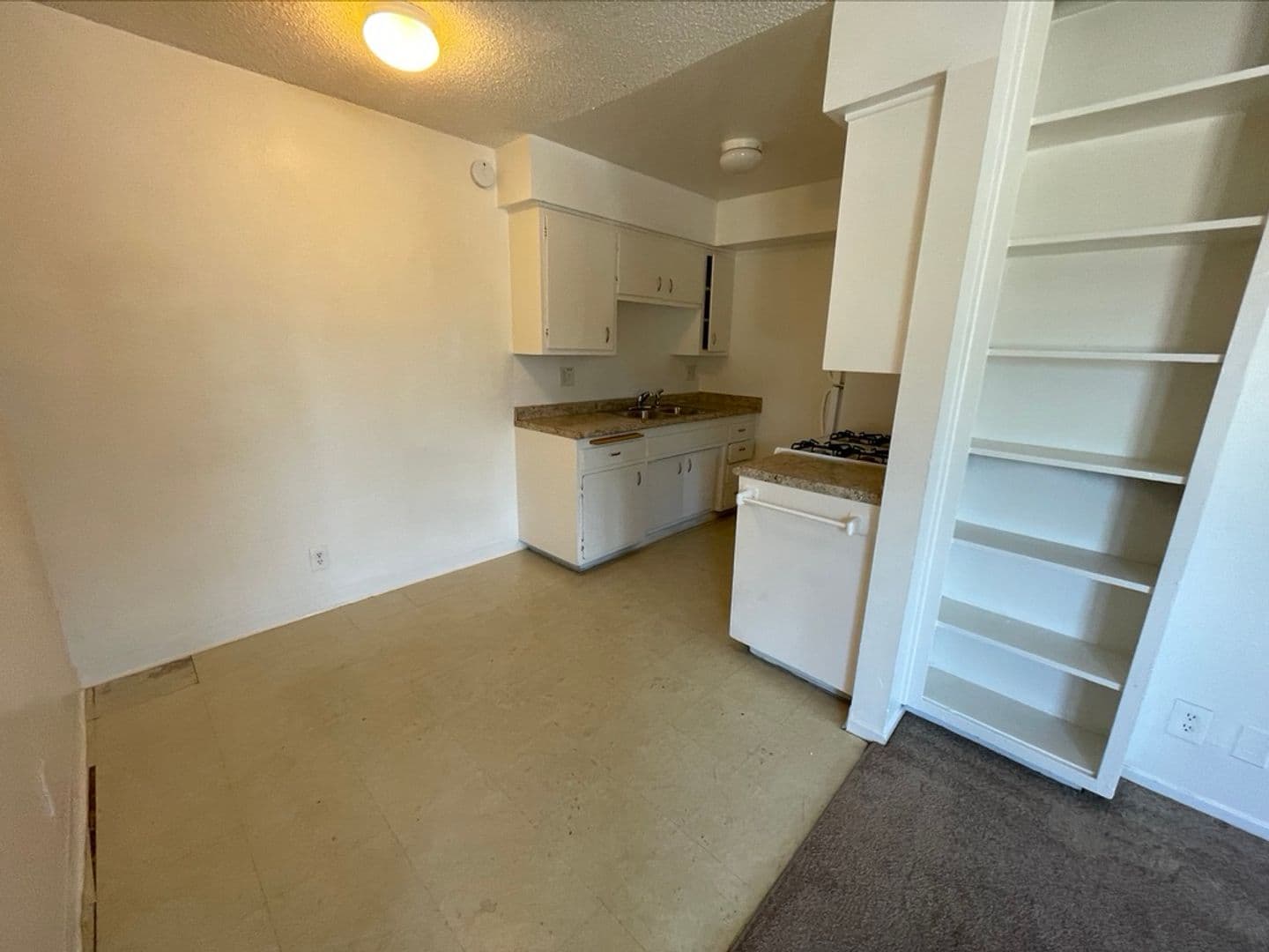 Goleta Apartment: 6598 Sabado Tarde