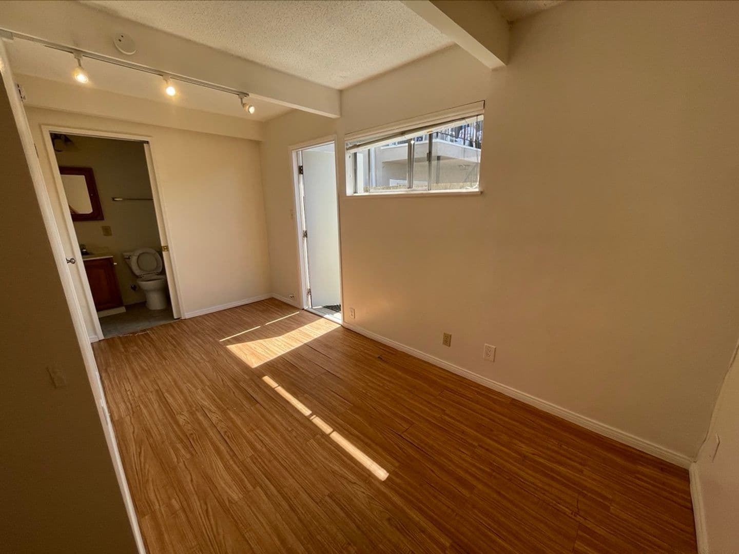 Goleta Apartment: 6775 Pasado