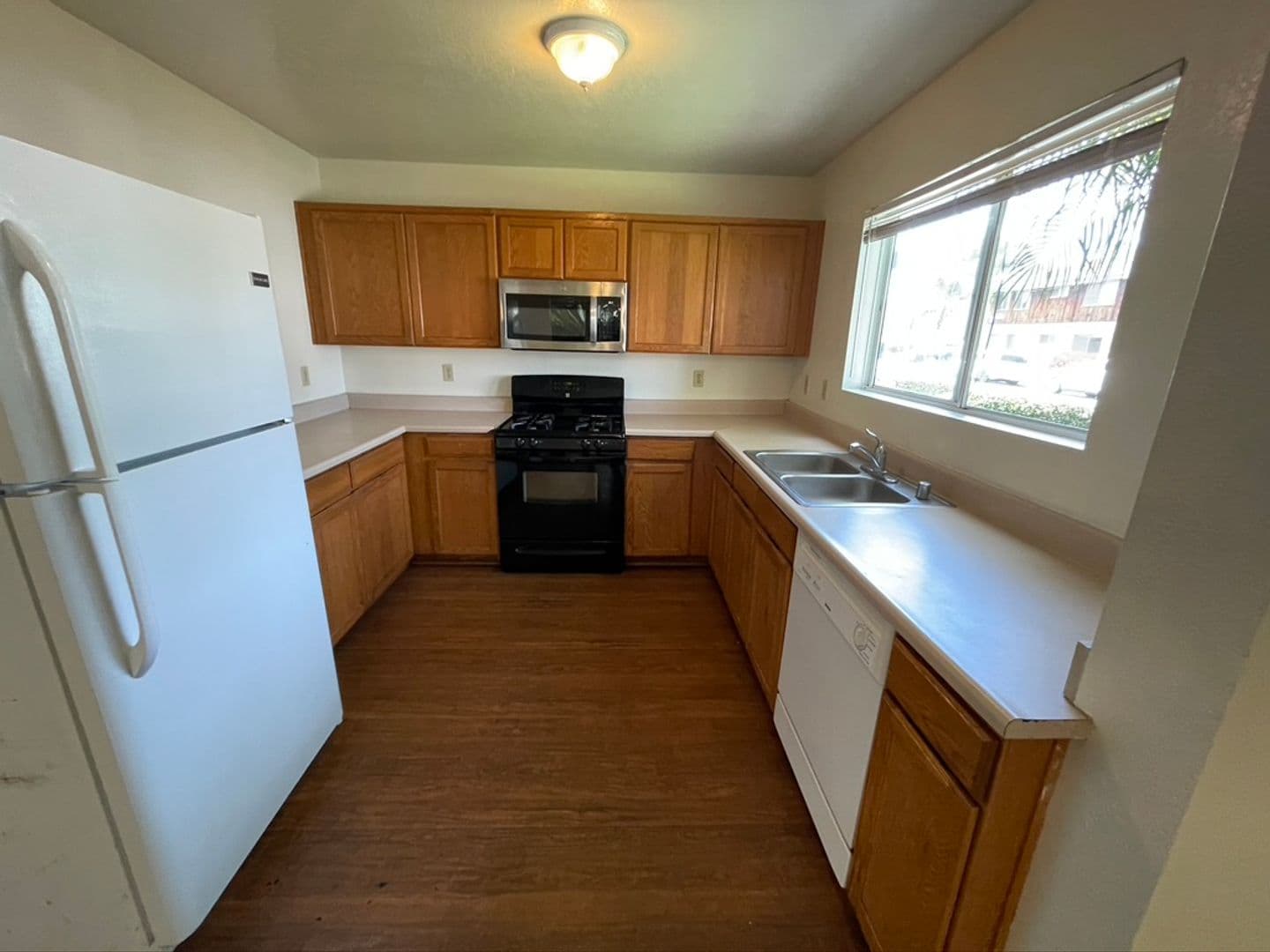 Goleta Apartment: 6595 Sabado Tarde