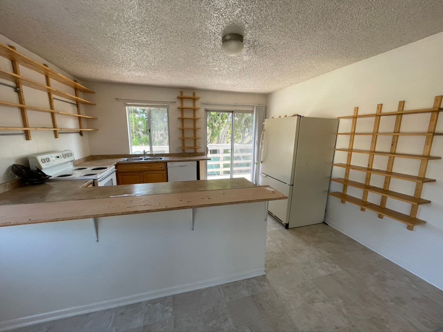 Goleta Apartment: 6583 Cordoba Rd.