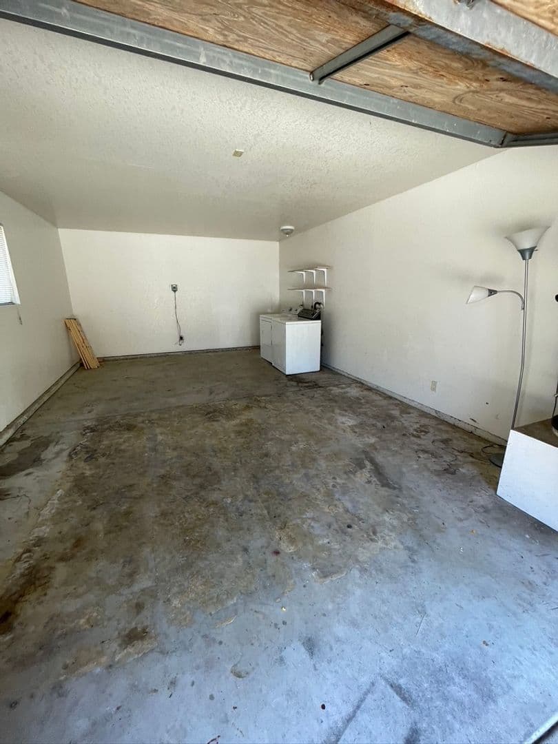 Goleta House: 6777 Abrego