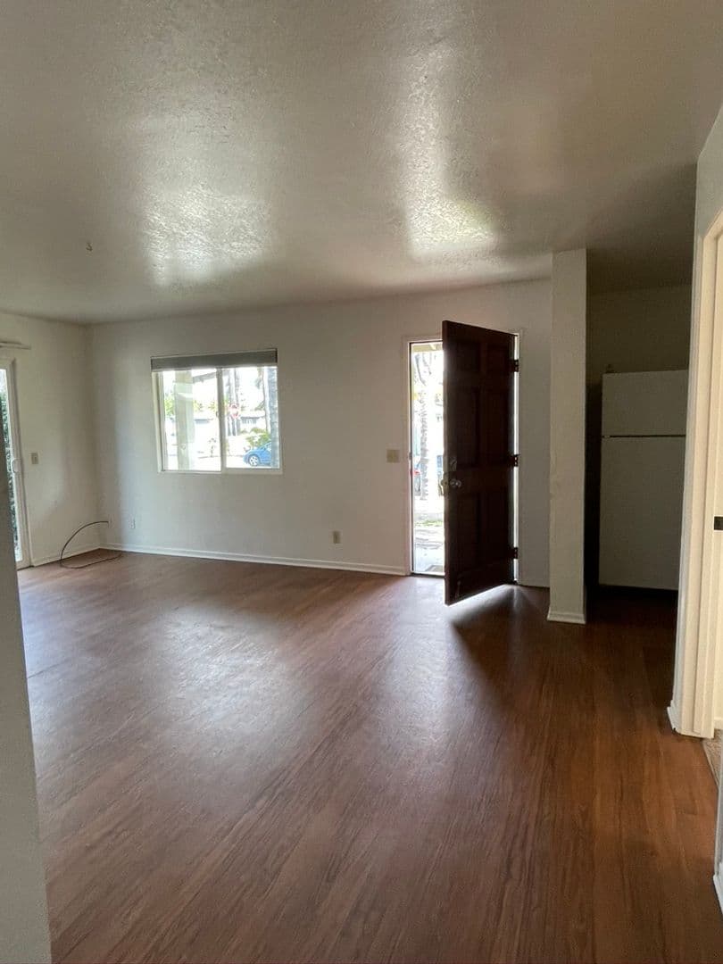 Goleta Apartment: 6795 Trigo Rd.