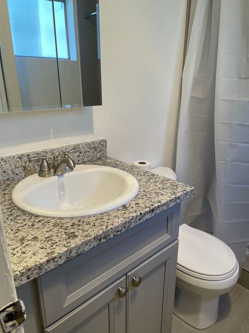 Goleta Apartment: 6764 Del Playa