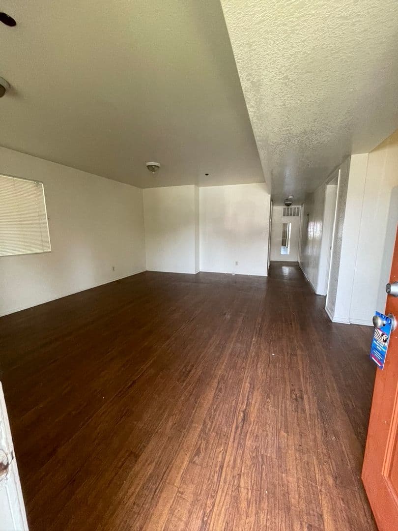 Goleta Apartment: 6595 Sabado Tarde