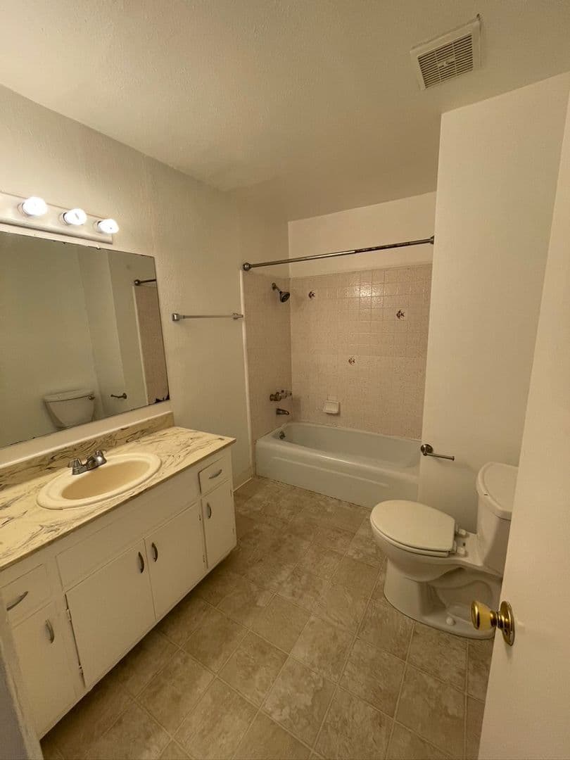 Goleta Apartment: 6695 Trigo