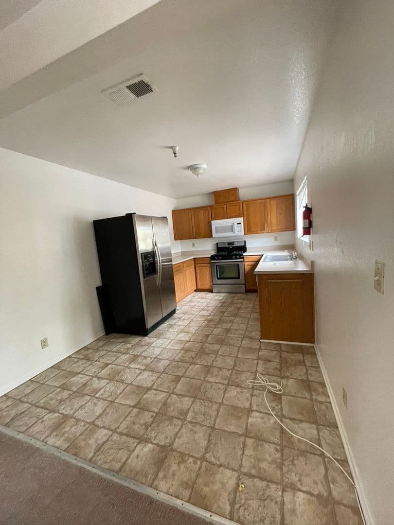 Goleta Apartment: 6595 Sabado Tarde