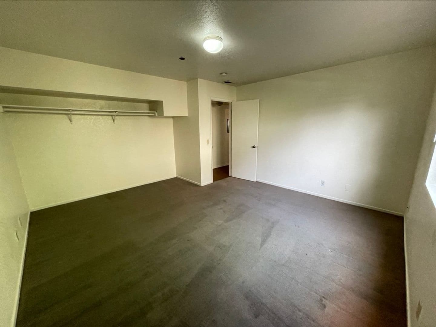 Goleta Apartment: 6595 Sabado Tarde