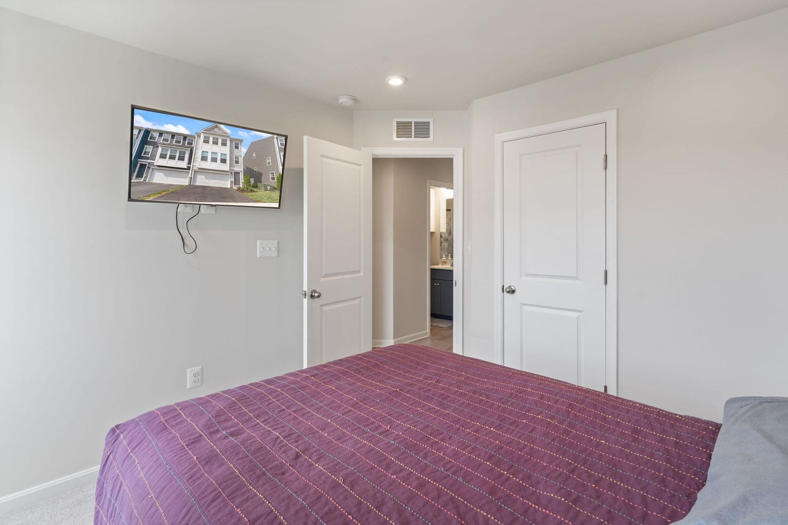Triangle House: 18277 Summit Pointe Drive