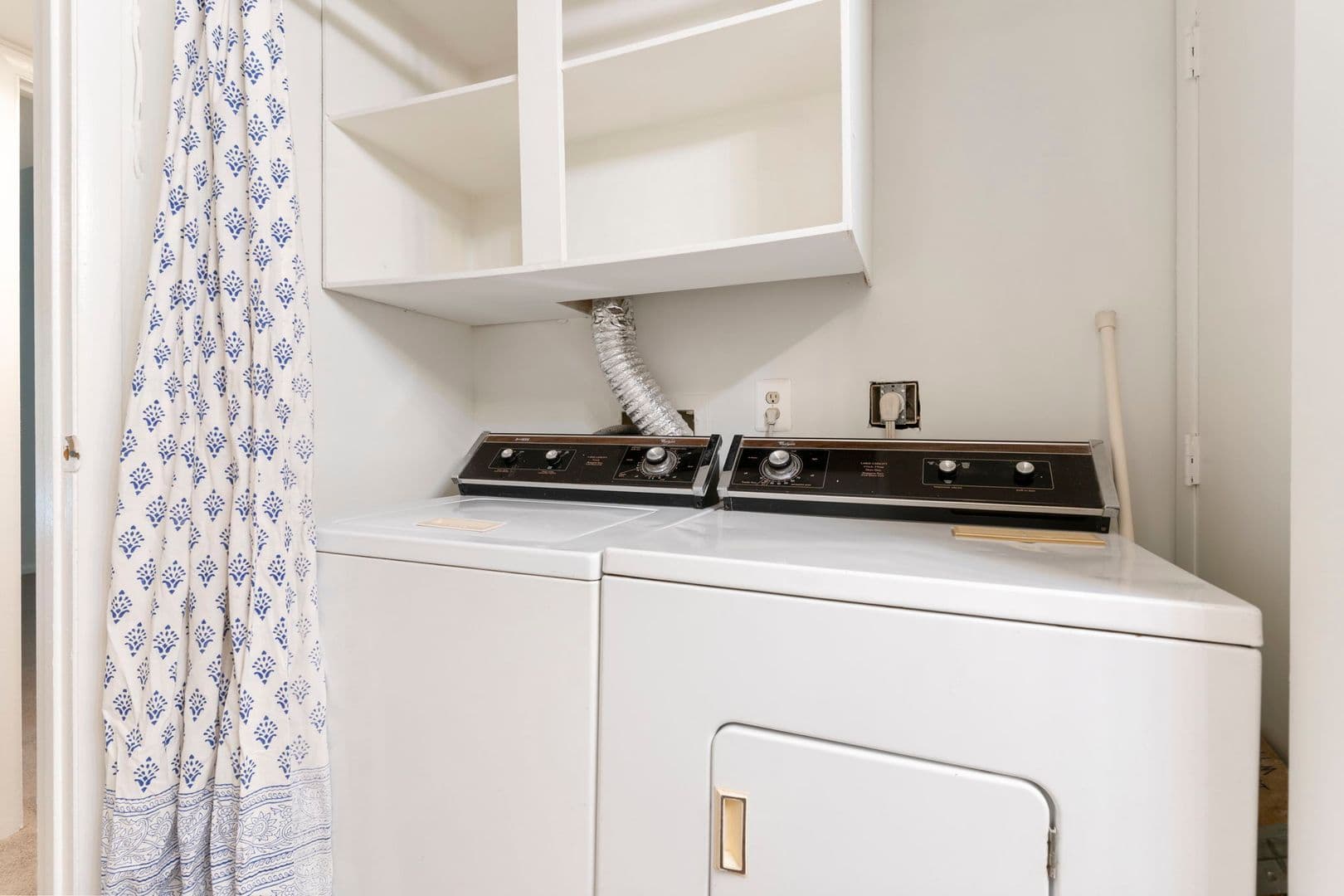Springfield House: 5766 Rexford Court, Unit M