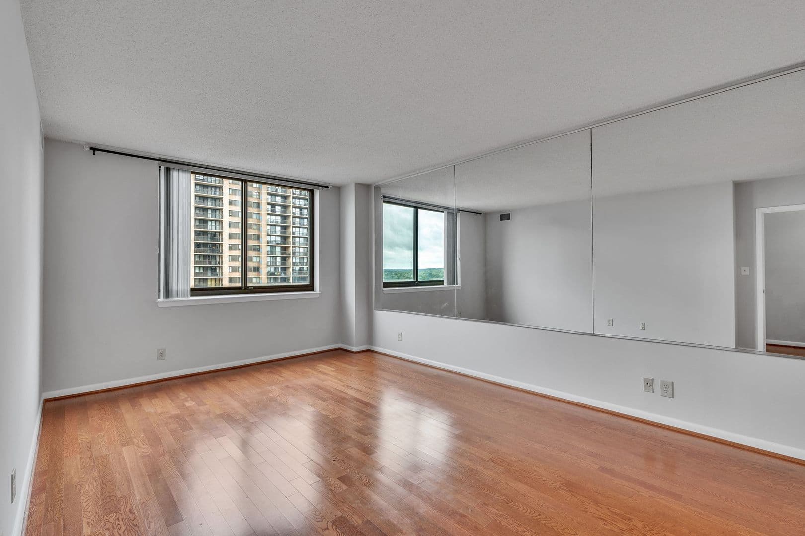 Falls Church House: 5501 Seminary Rd
