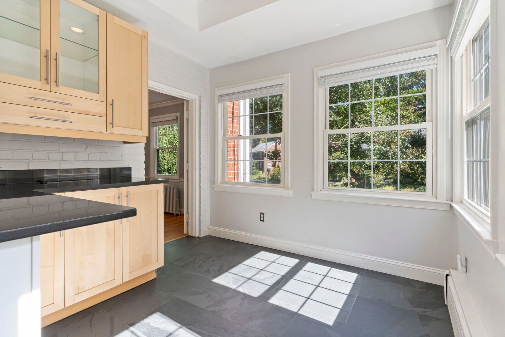 Alexandria House: 3114 Russell Rd