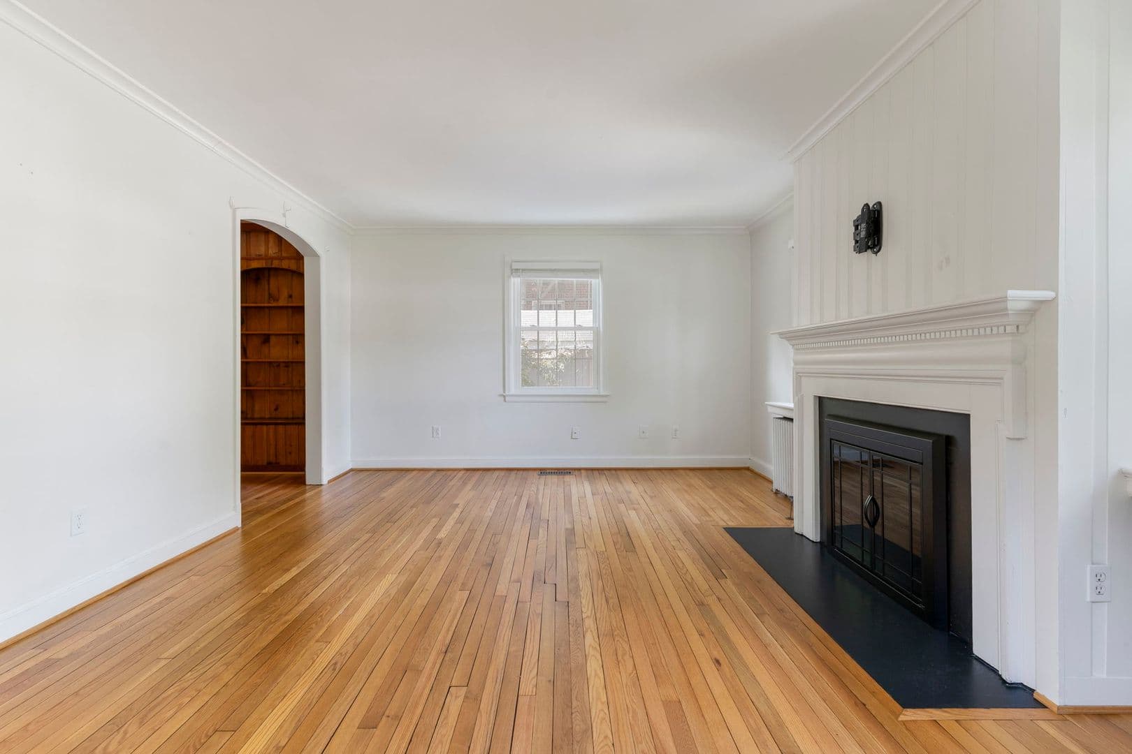 Alexandria House: 3114 Russell Rd