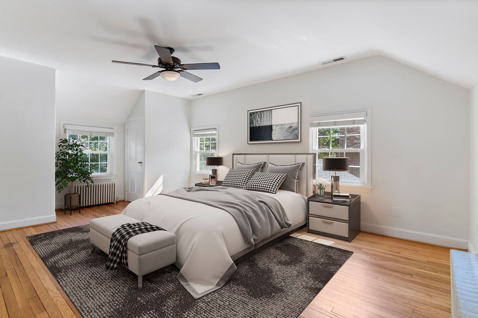 Alexandria House: 3114 Russell Rd