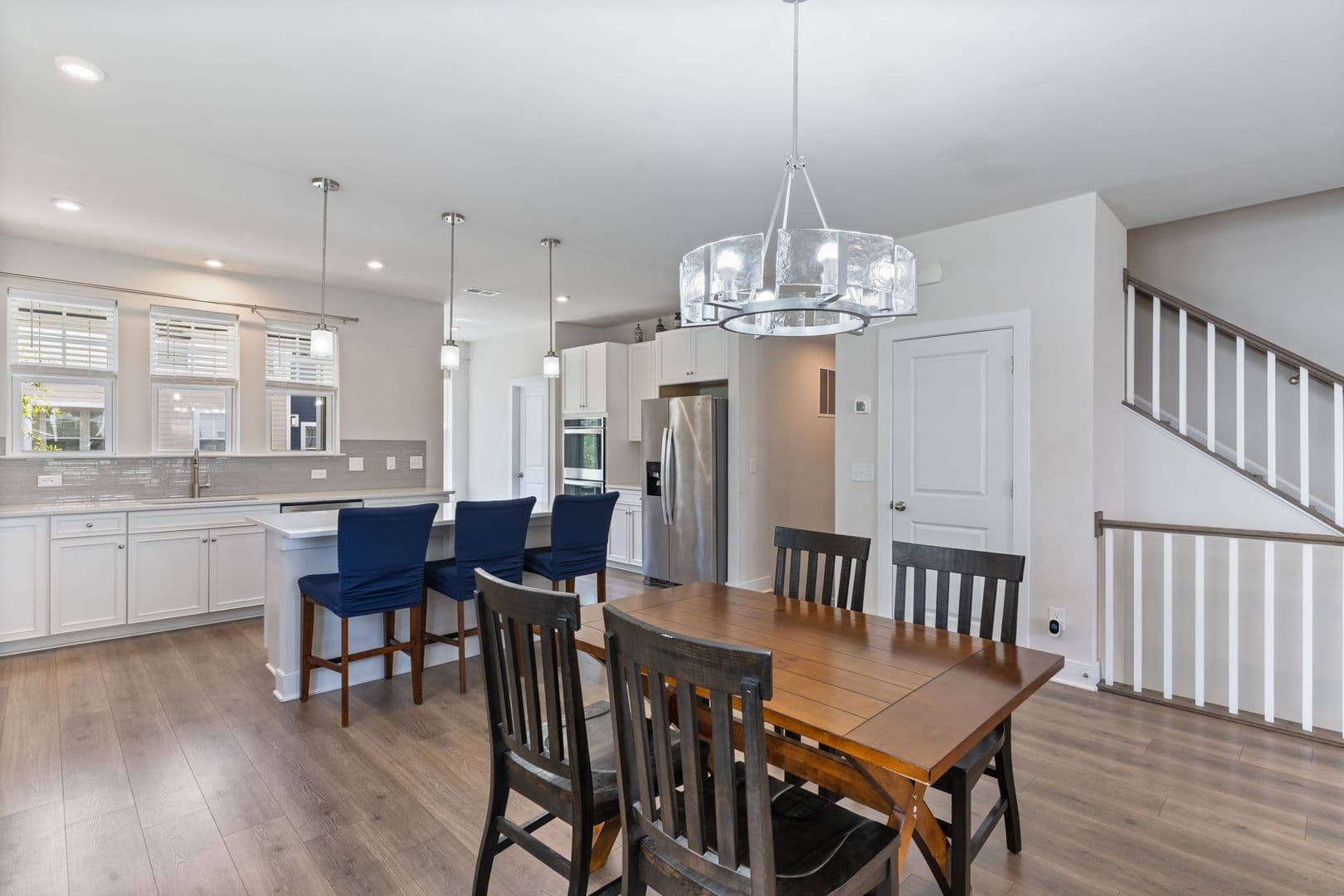 Dumfries House: 17713 Longspur Cove Lane