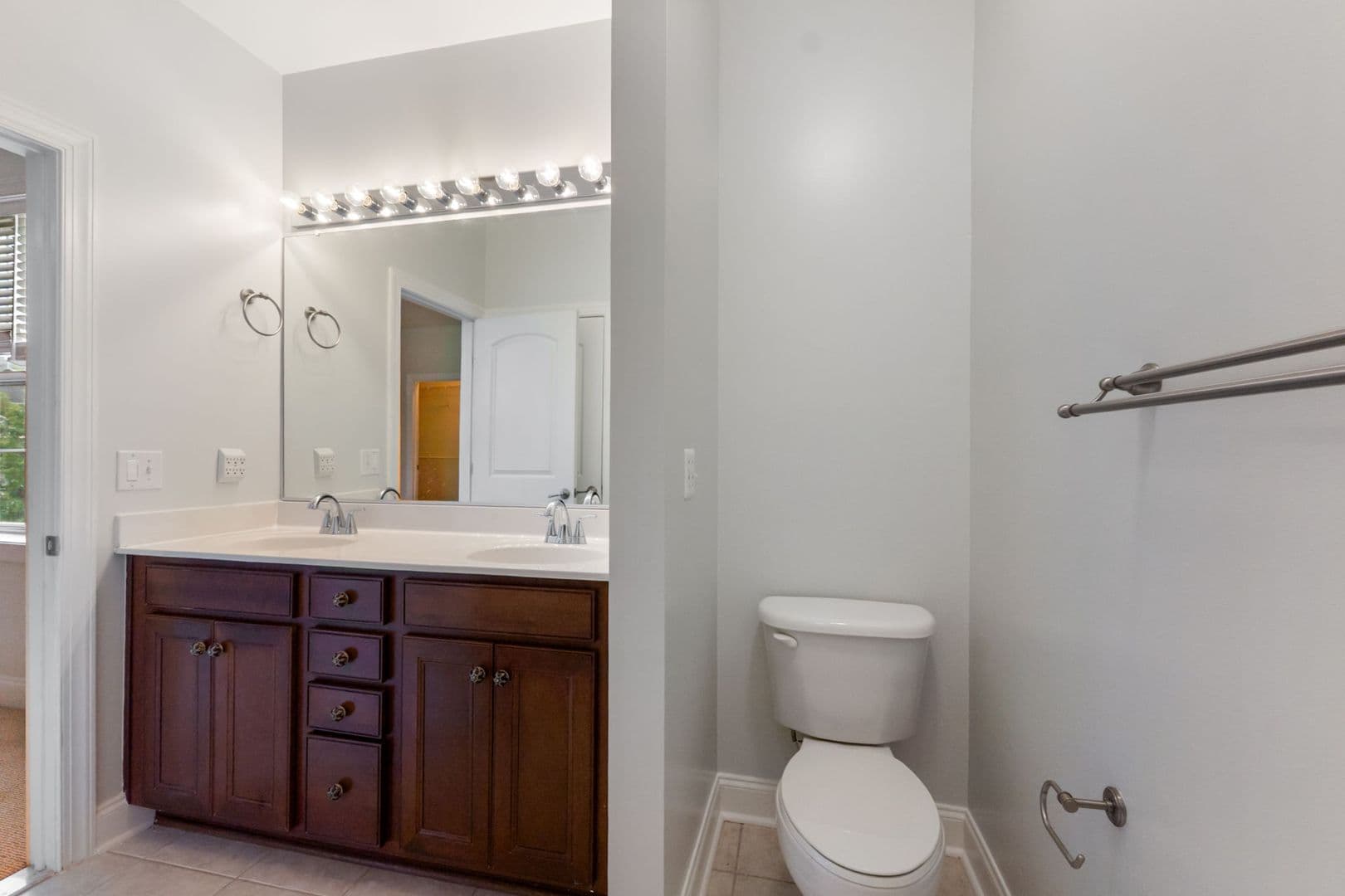 Woodbridge House: 2278 Margraf Cir