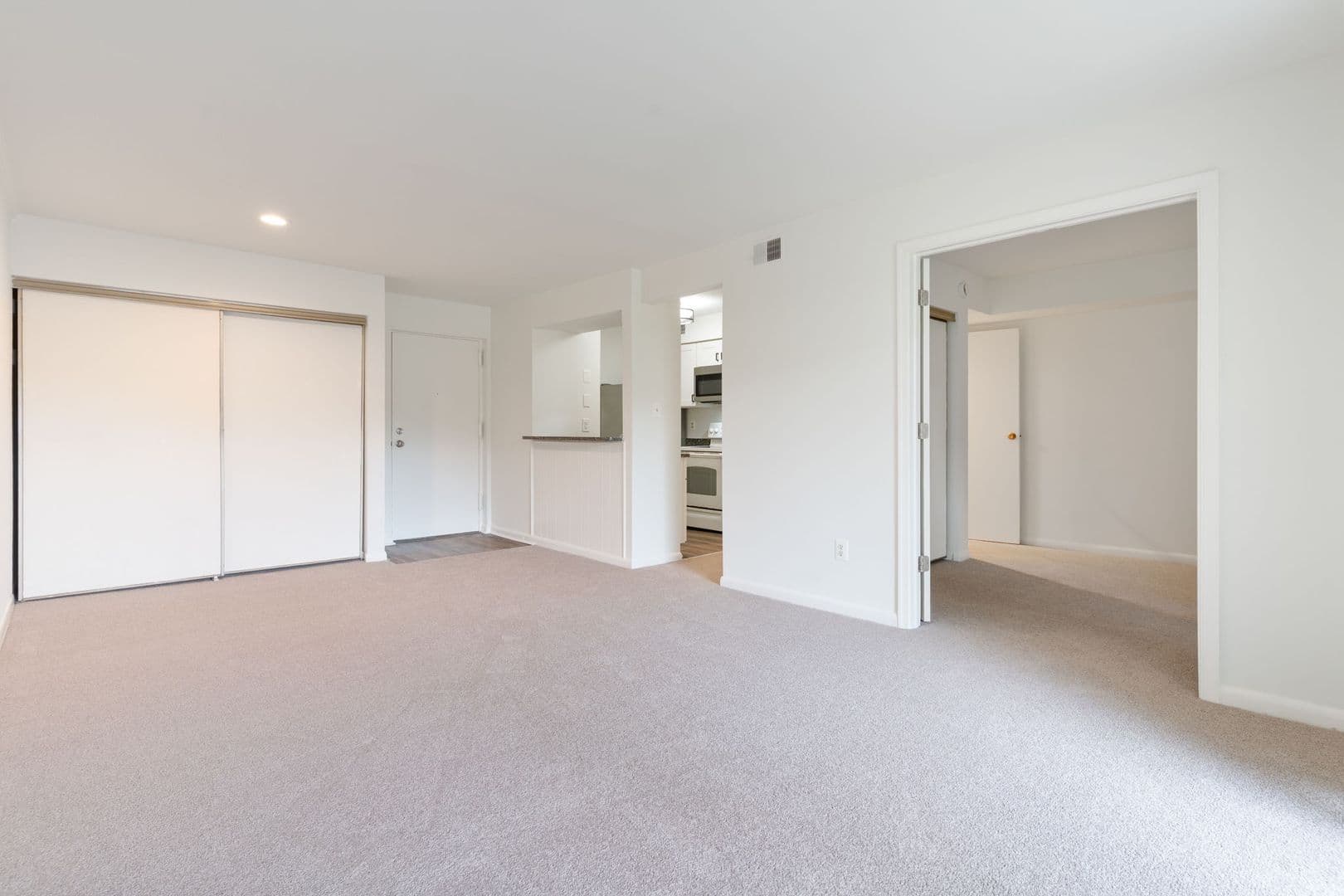 Springfield House: 5766 Rexford Court, Unit M