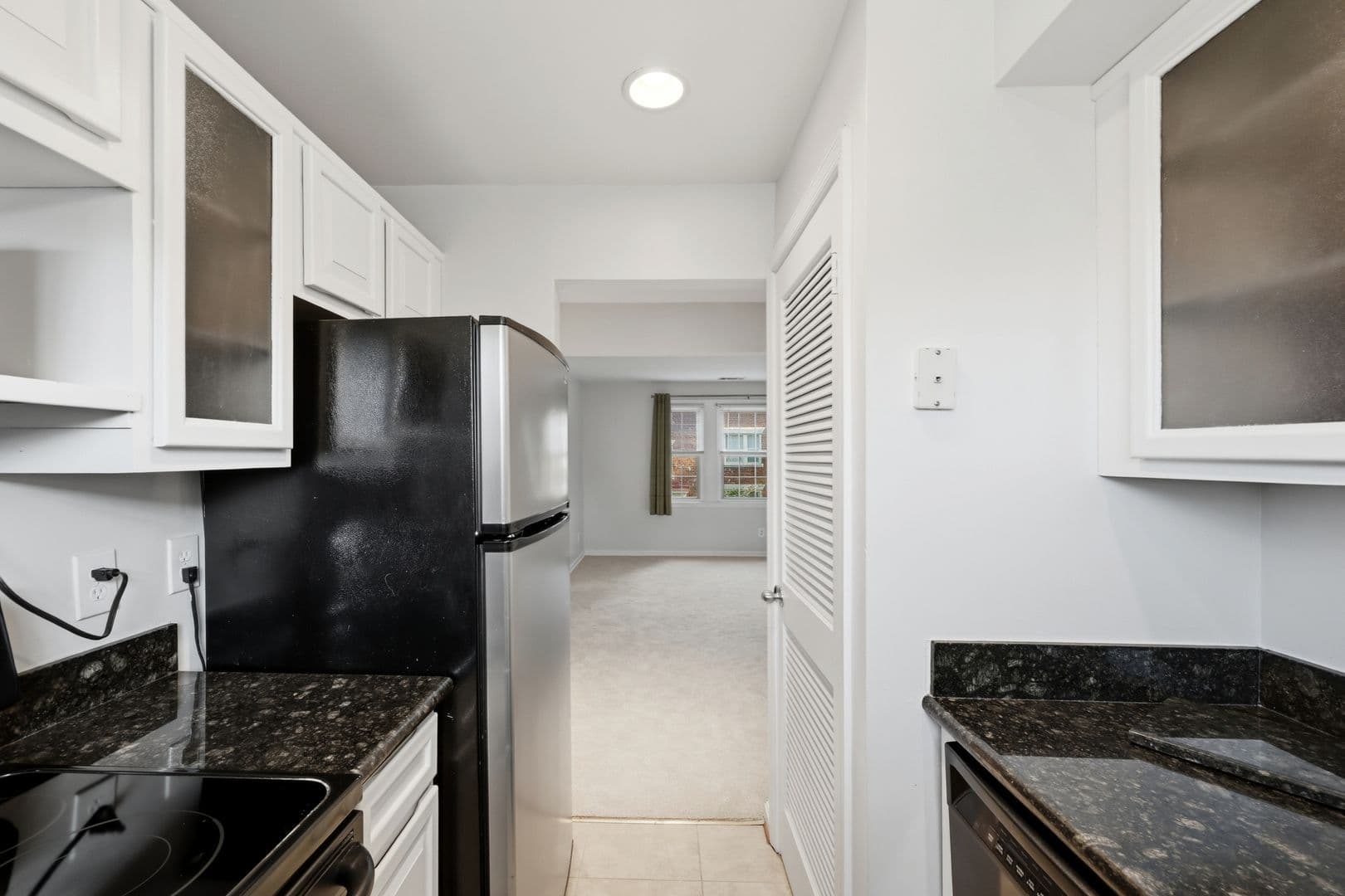 Alexandria House: 525 Bashford Ln