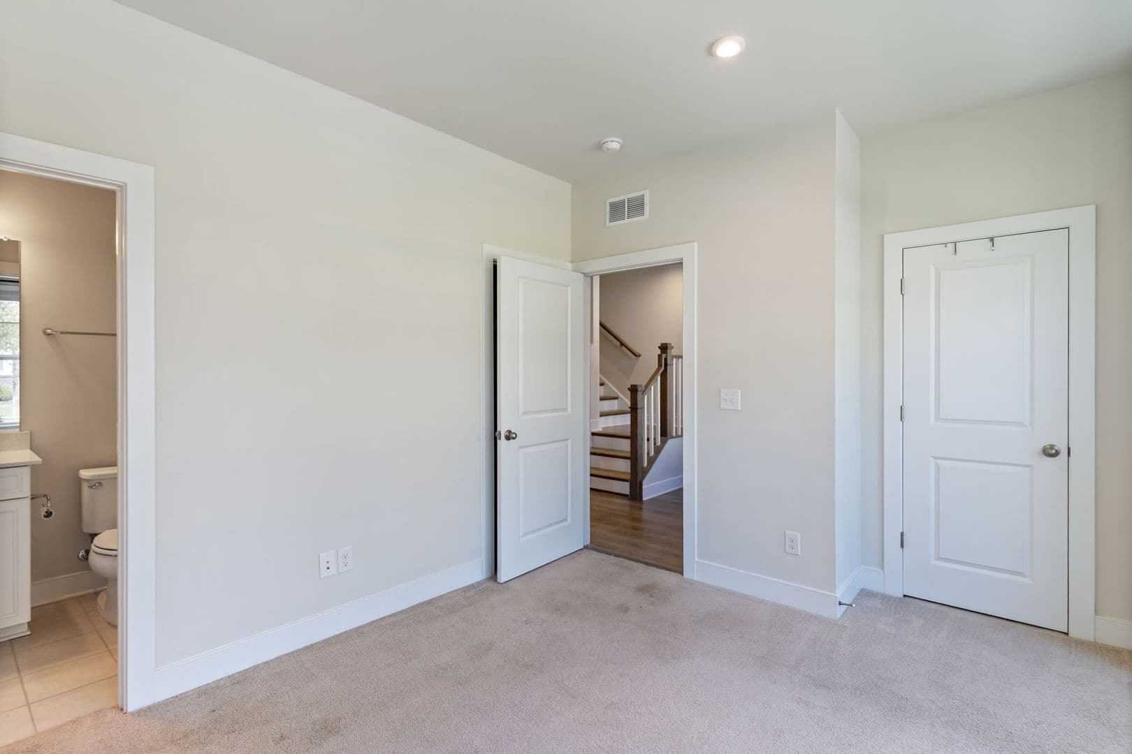 Dumfries House: 17713 Longspur Cove Lane