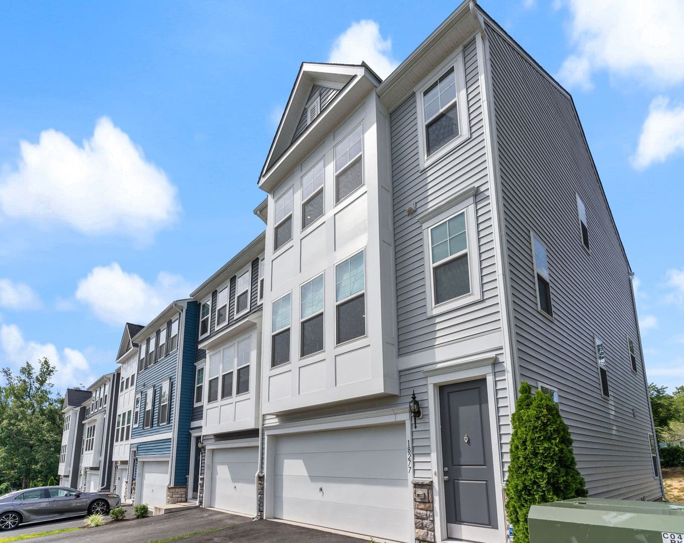 Triangle House: 18277 Summit Pointe Drive