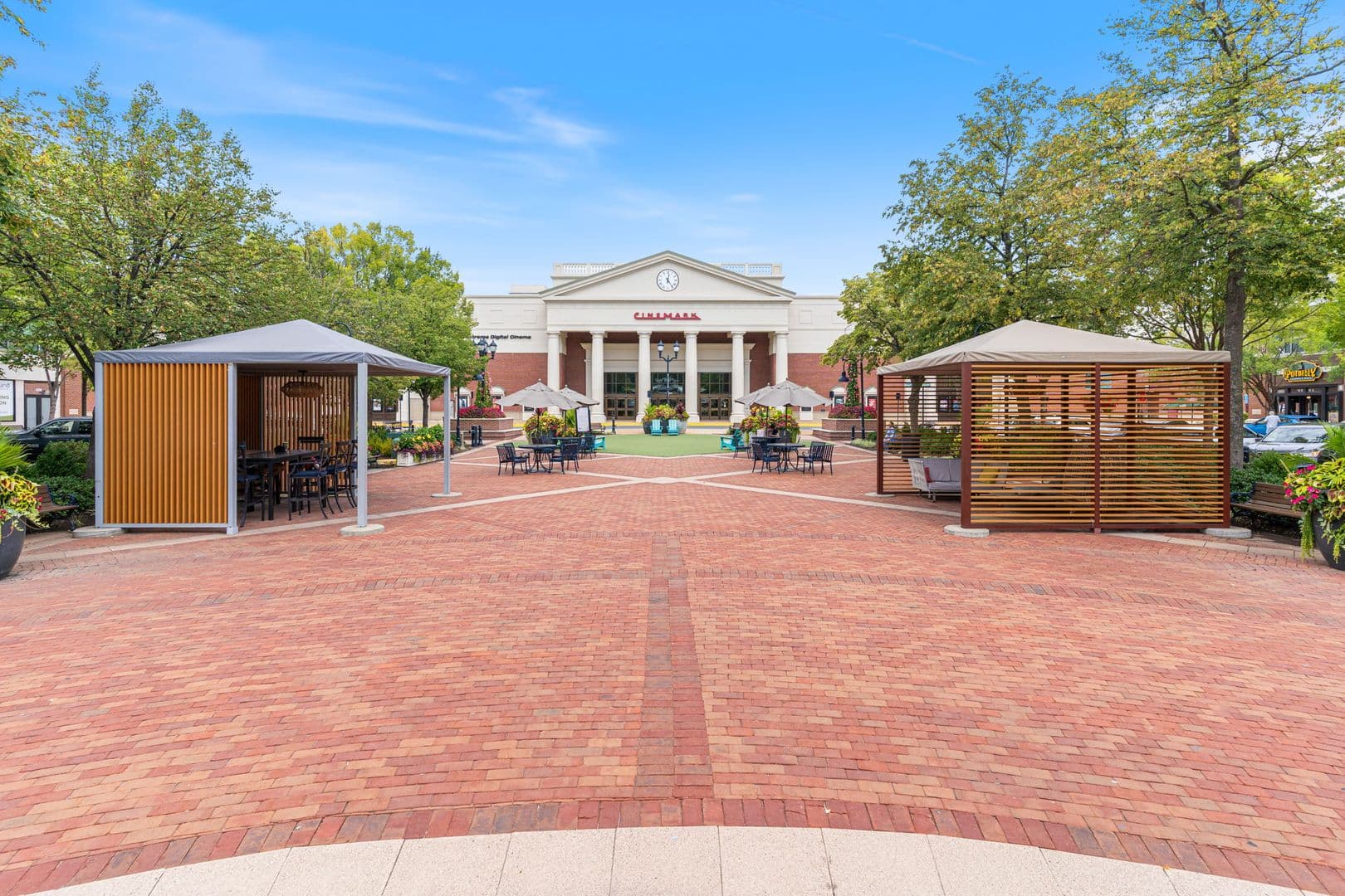 Fairfax House: 4023 Poplar St