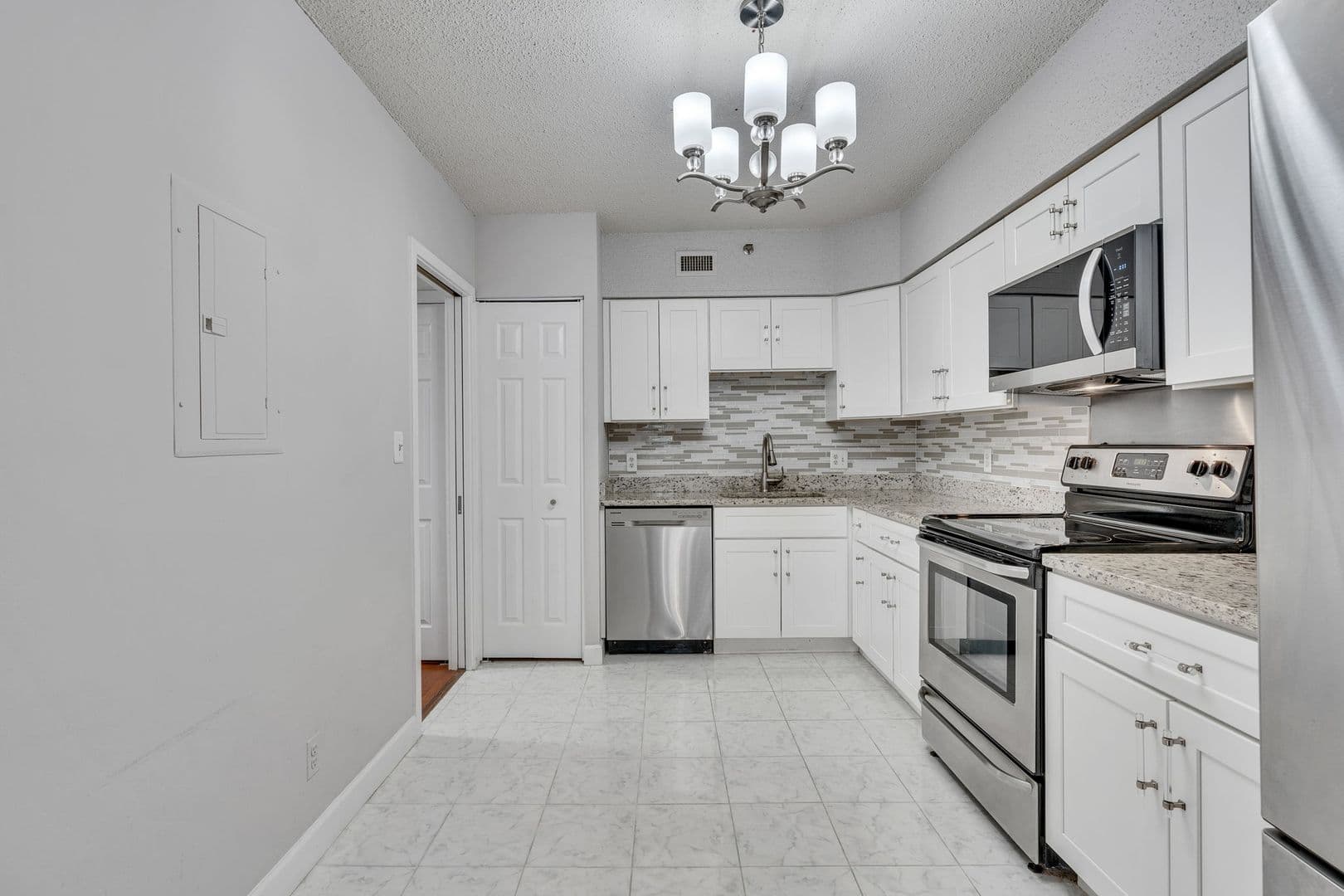 Falls Church House: 5501 Seminary Rd