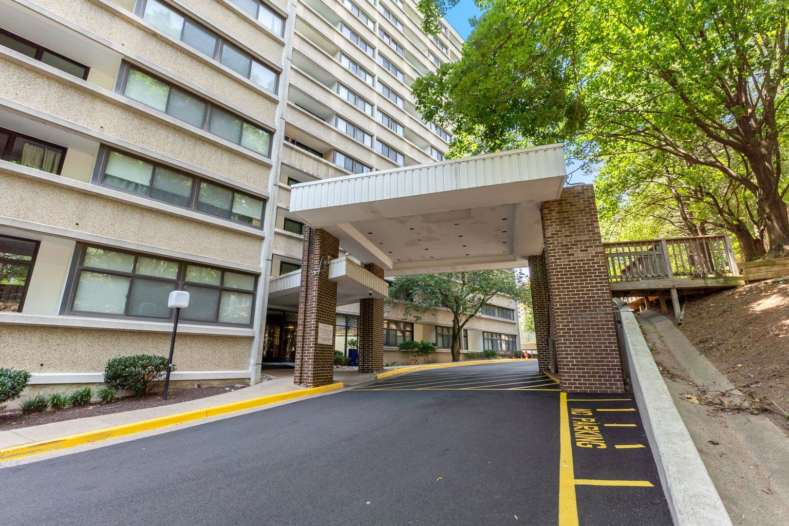 Alexandria Condo: 5911 Edsall Rd Unit 201