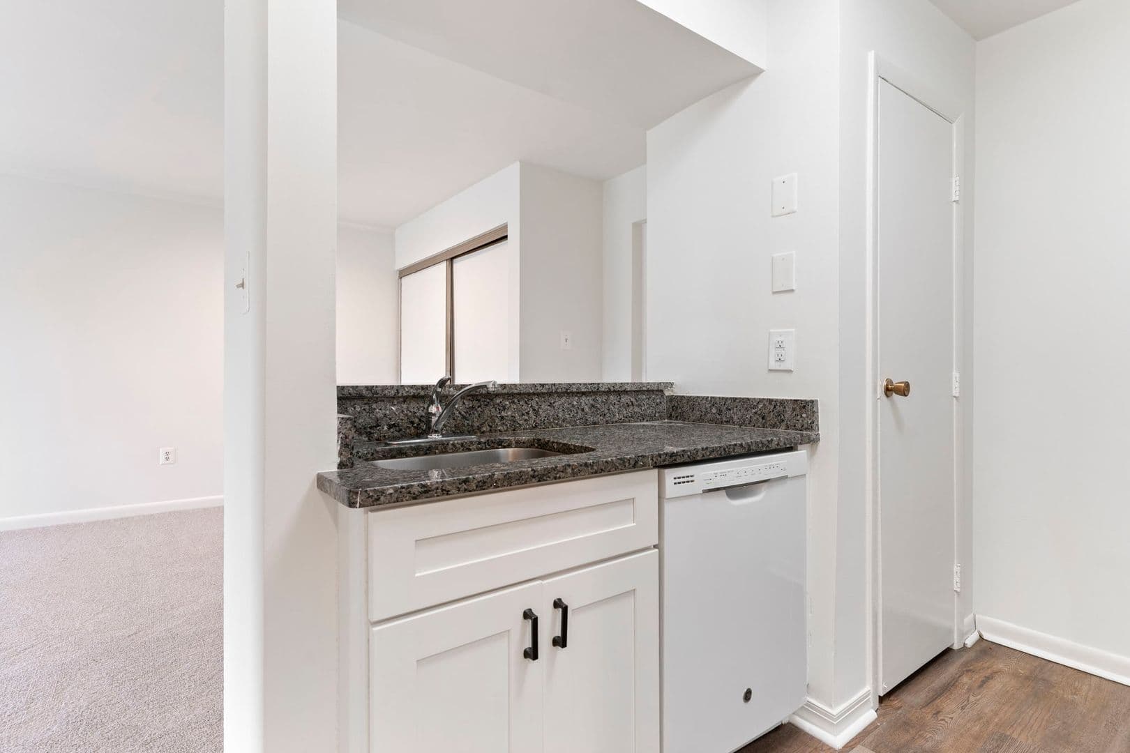 Springfield House: 5766 Rexford Court, Unit M