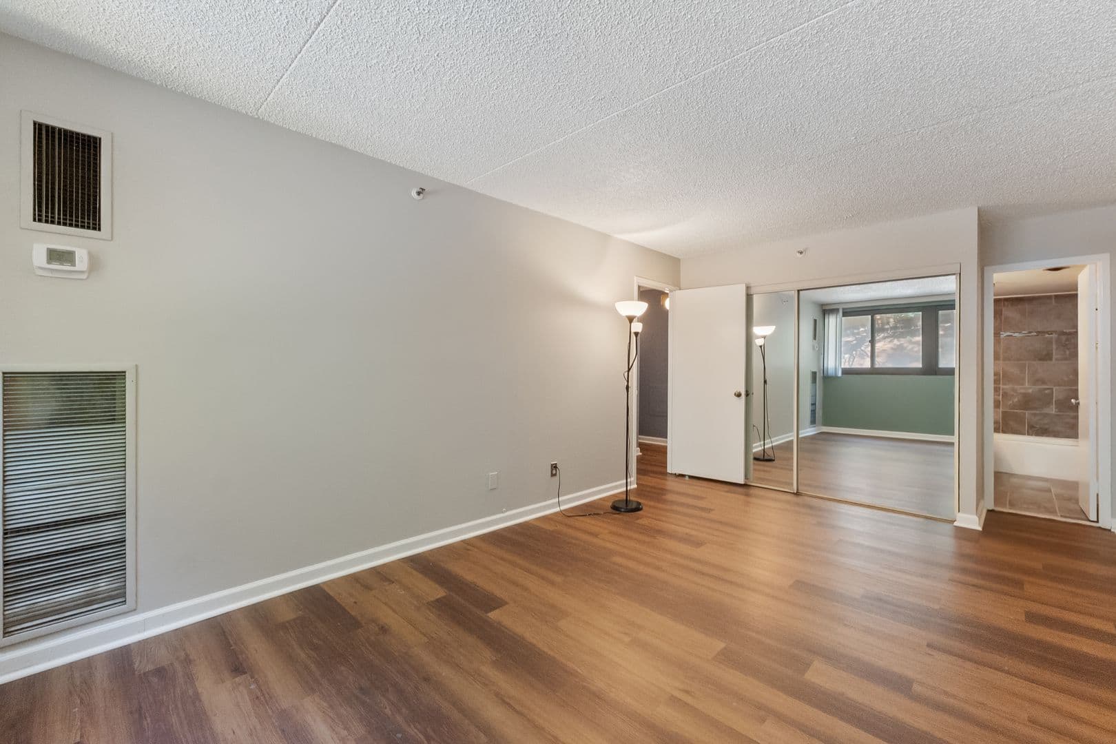 Alexandria Condo: 5911 Edsall Rd
