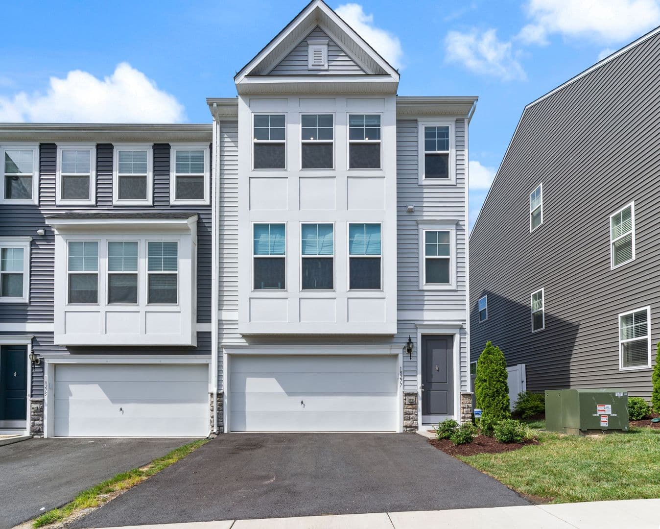 Triangle House: 18277 Summit Pointe Drive