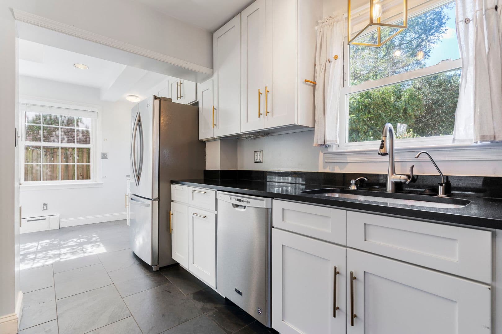 Alexandria House: 3114 Russell Rd