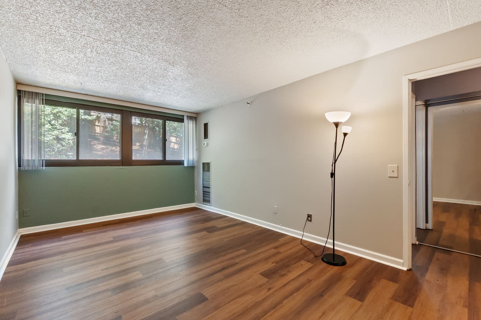 Alexandria Condo: 5911 Edsall Rd Unit 201