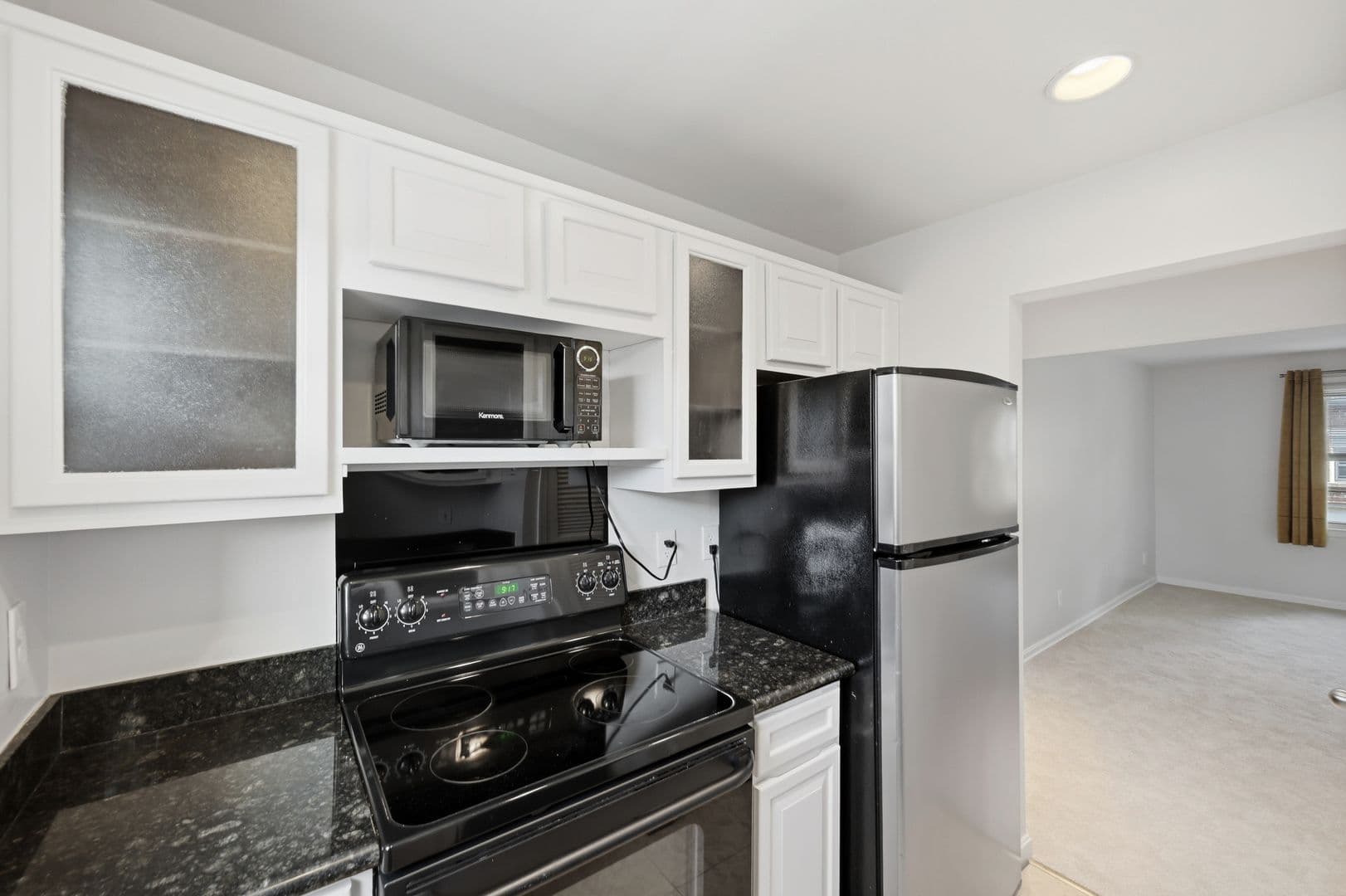 Alexandria House: 525 Bashford Ln