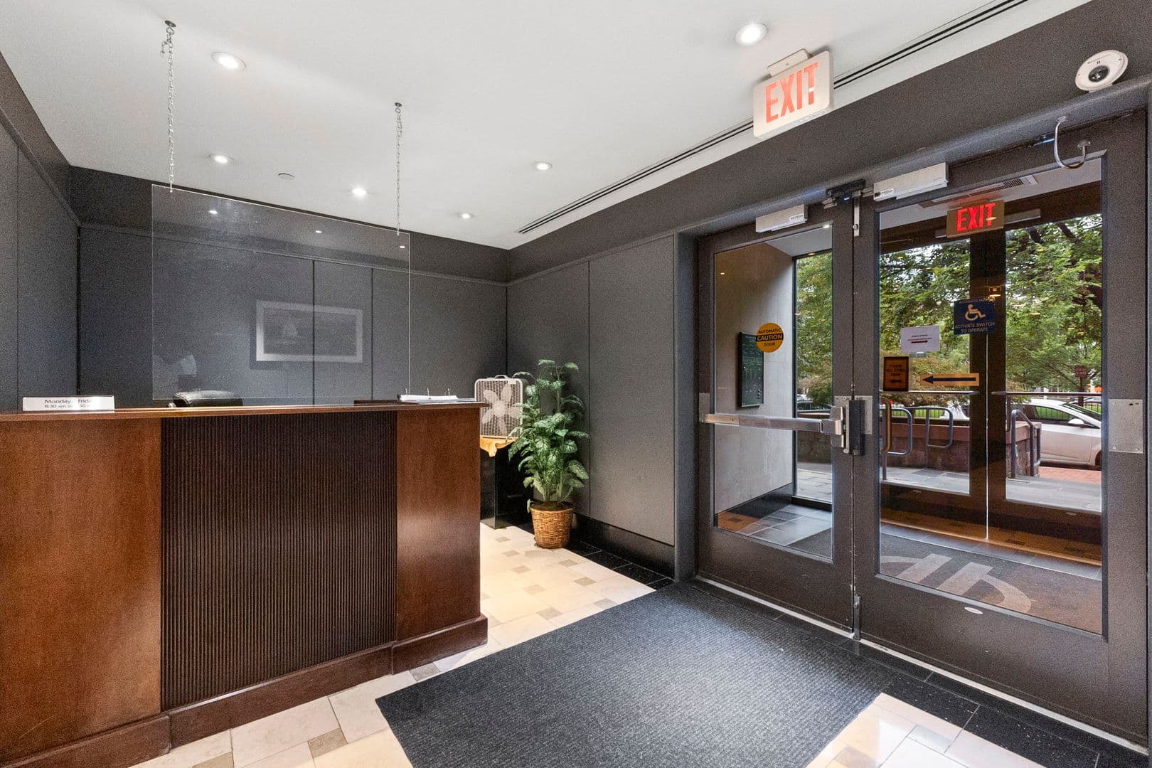 Washington House: 1001 L St NW