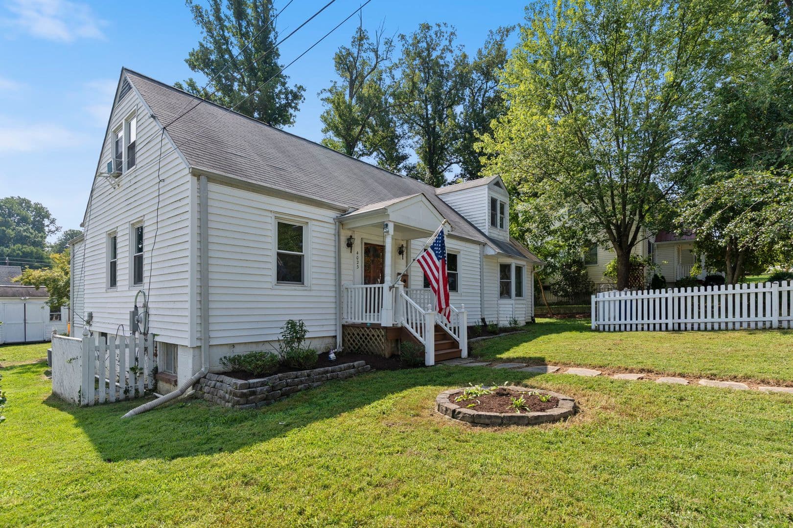 Fairfax House: 4023 Poplar St
