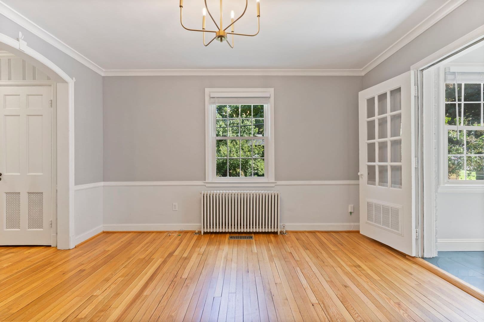 Alexandria House: 3114 Russell Rd