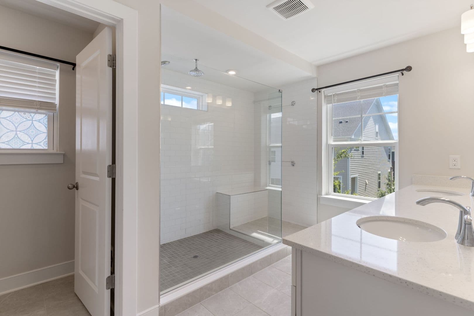 Dumfries House: 17713 Longspur Cove Lane