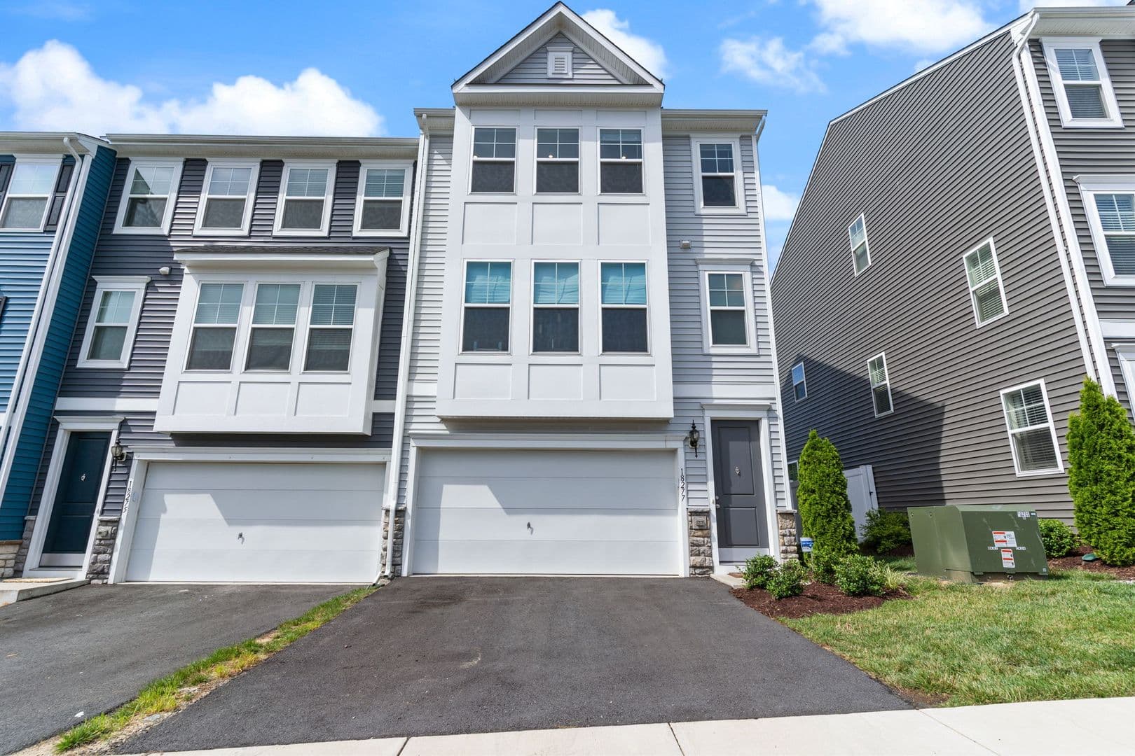 Triangle House: 18277 Summit Pointe Drive
