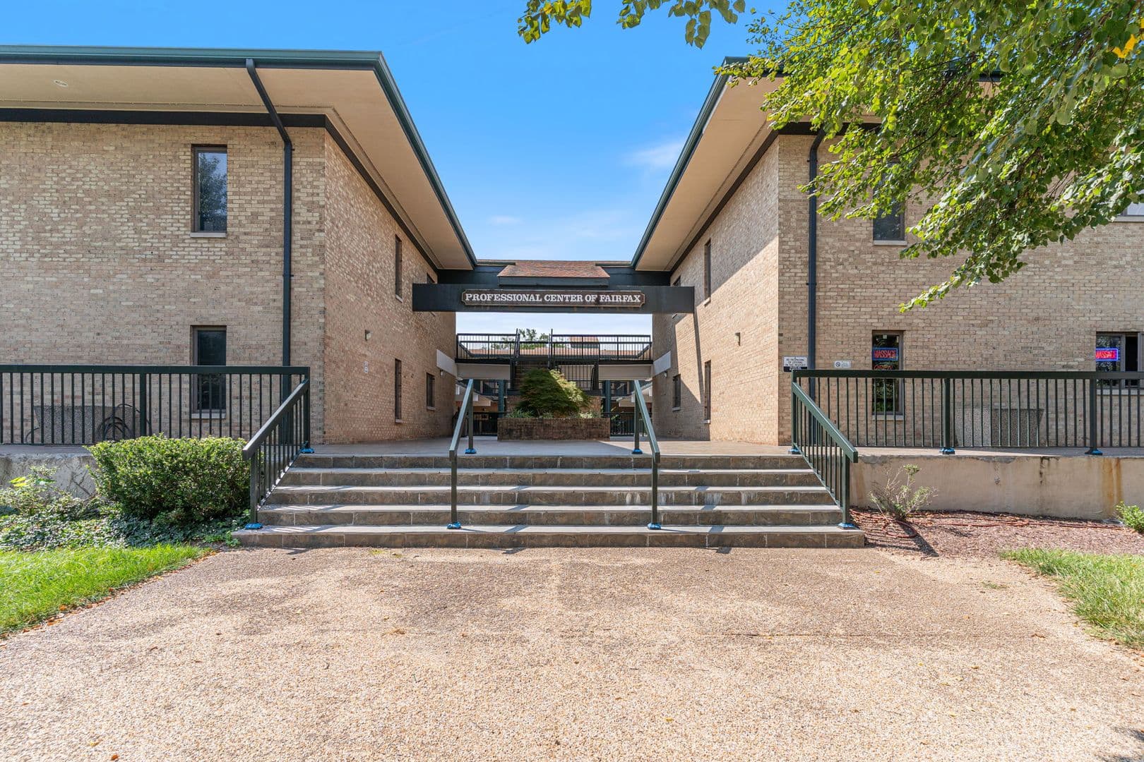 Fairfax House: 4023 Poplar St