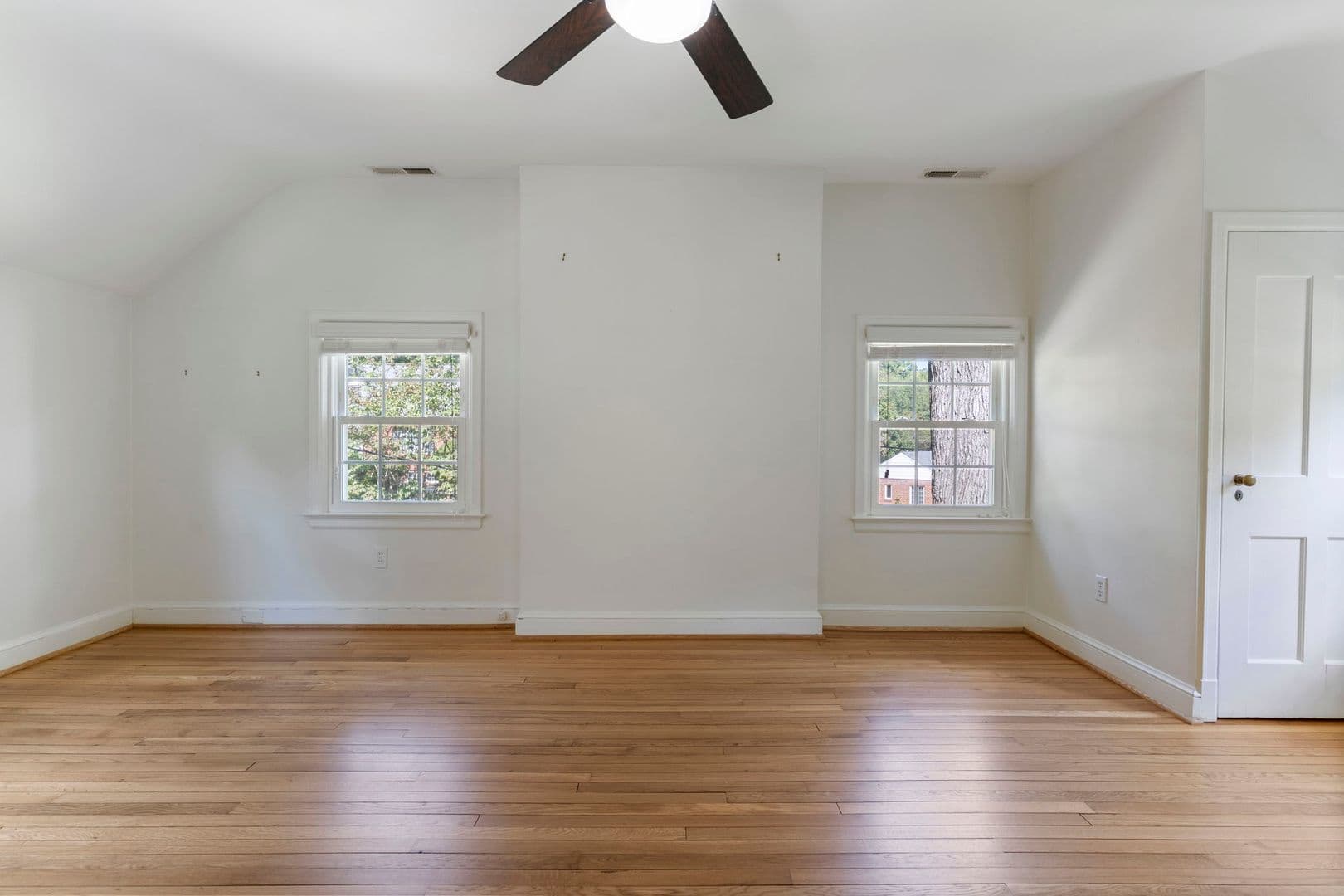 Alexandria House: 3114 Russell Rd