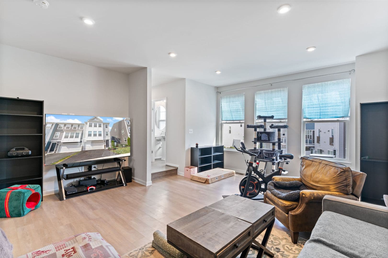 Triangle House: 18277 Summit Pointe Drive