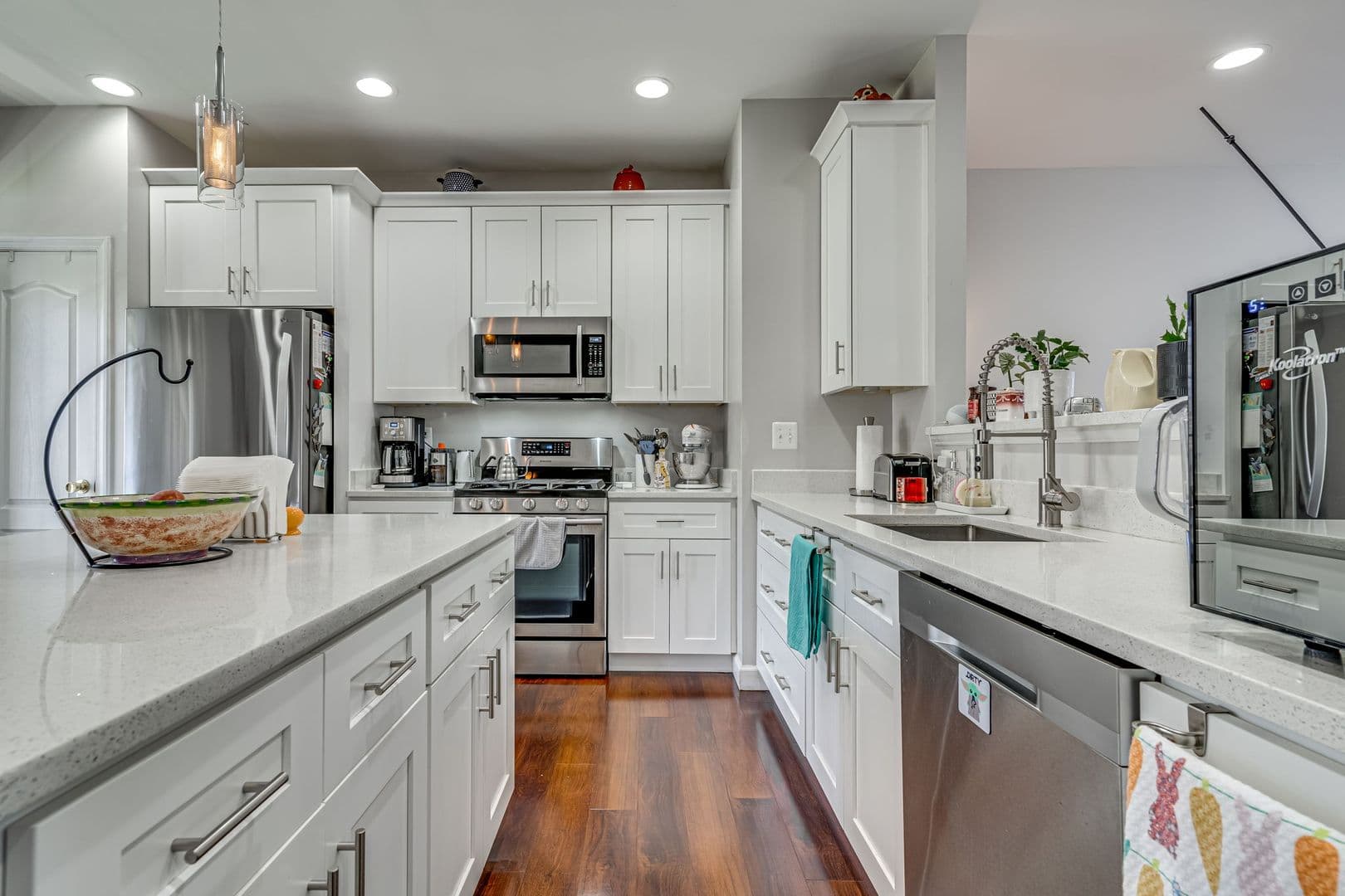 Woodbridge Townhome: 742 Collington Court