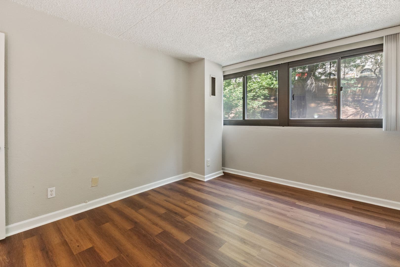 Alexandria Condo: 5911 Edsall Rd Unit 201