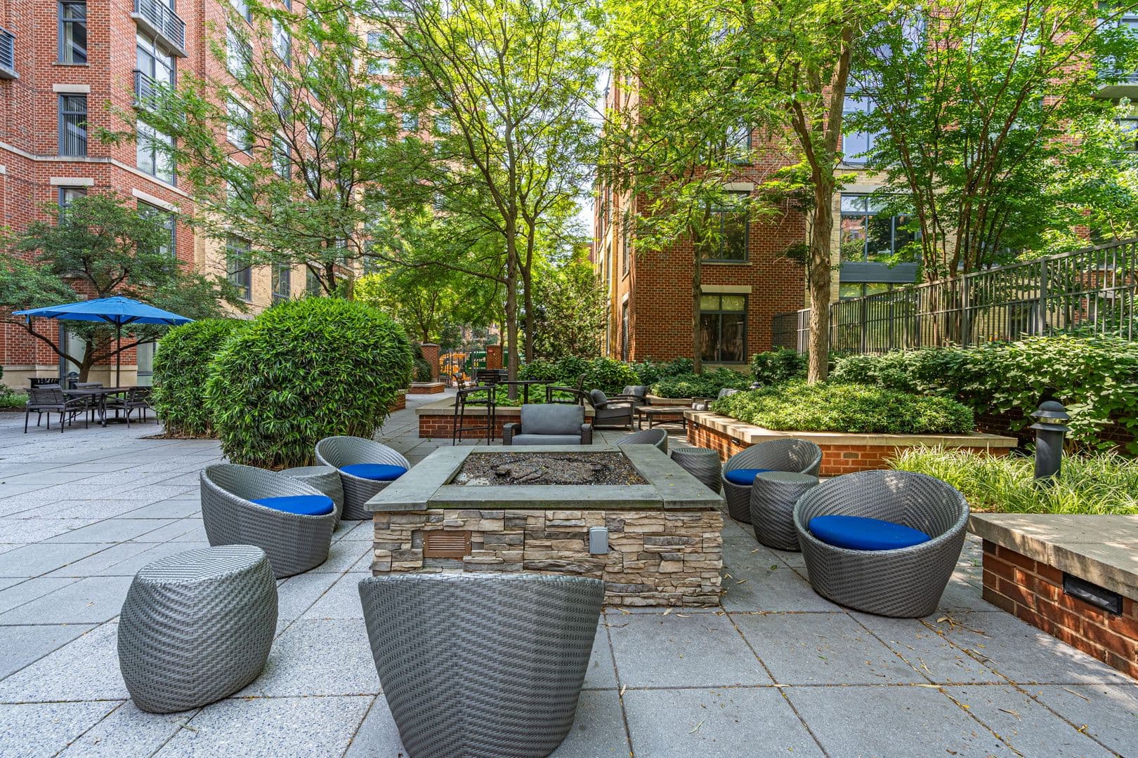 Alexandria House: 520 John Carlyle St