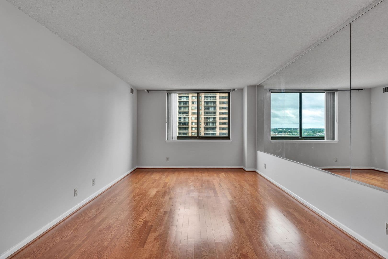 Falls Church House: 5501 Seminary Rd