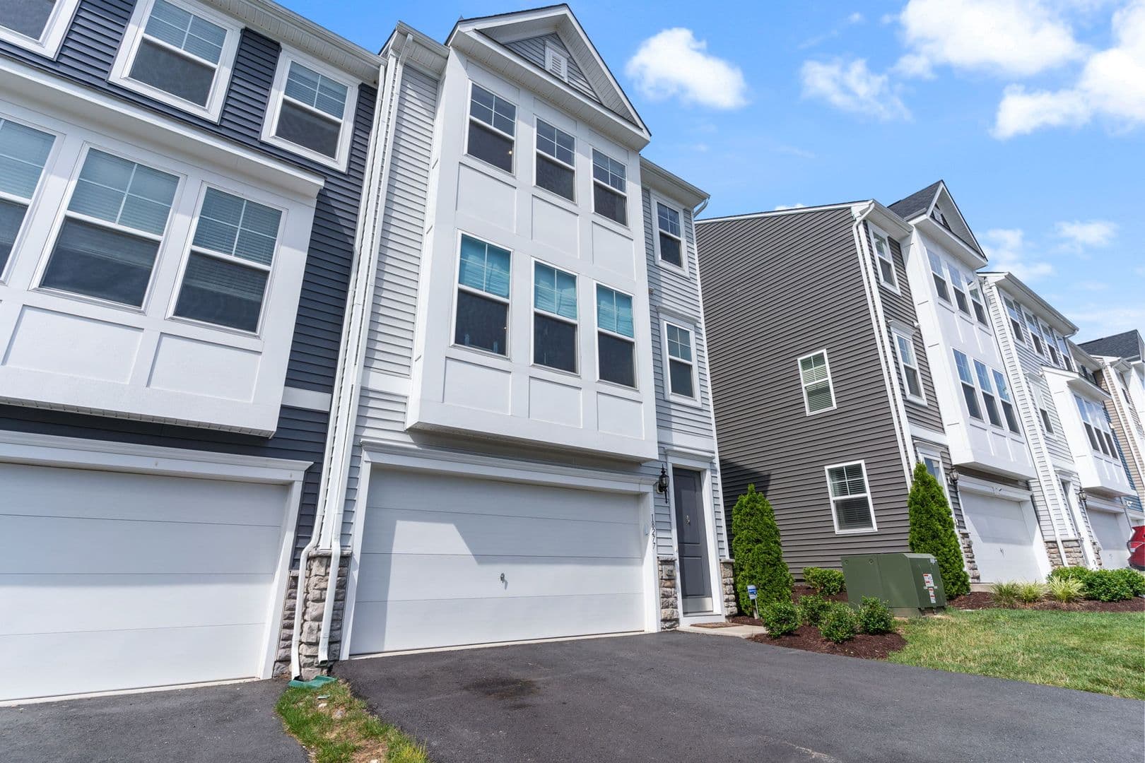 Triangle House: 18277 Summit Pointe Drive