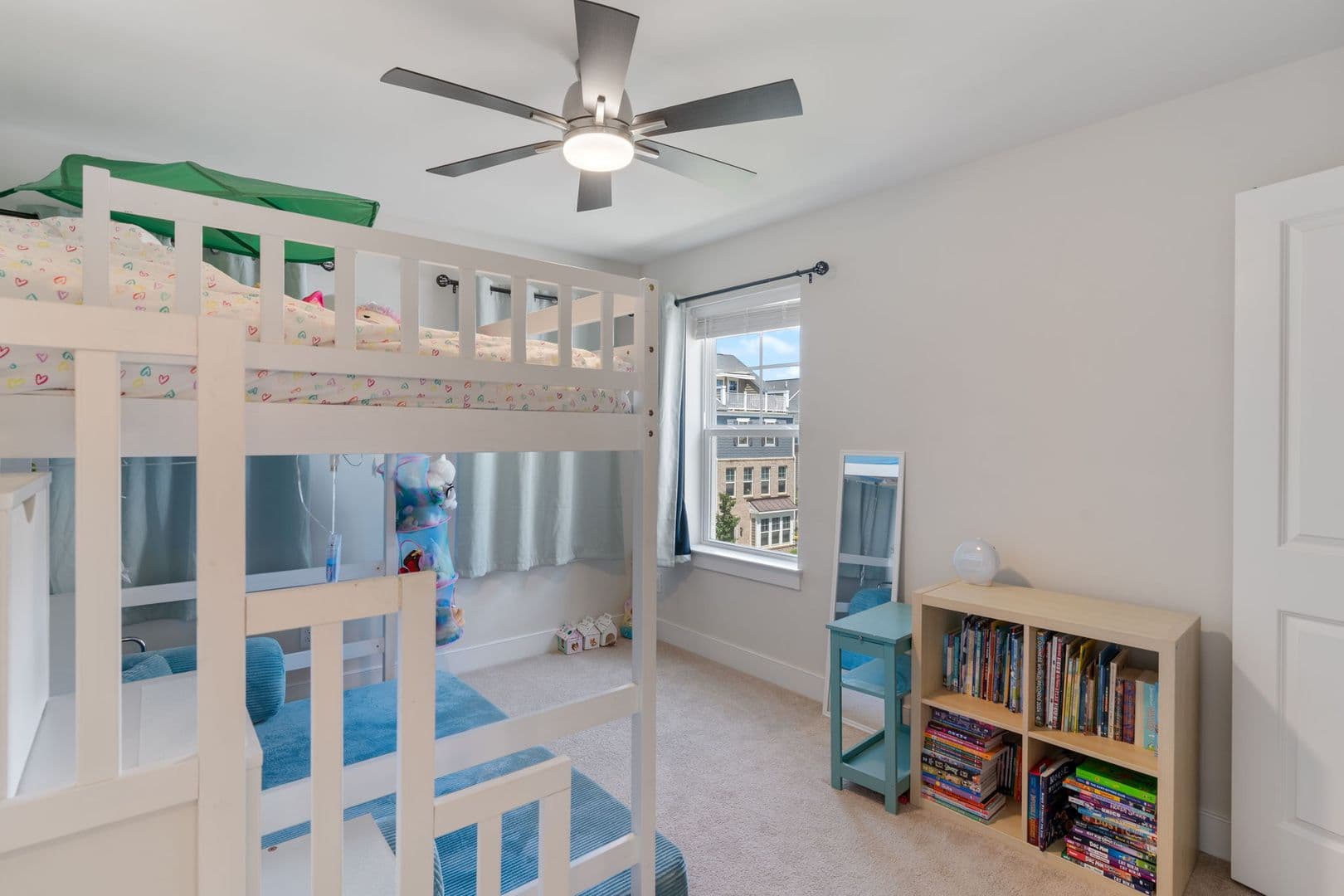 Dumfries House: 17713 Longspur Cove Lane