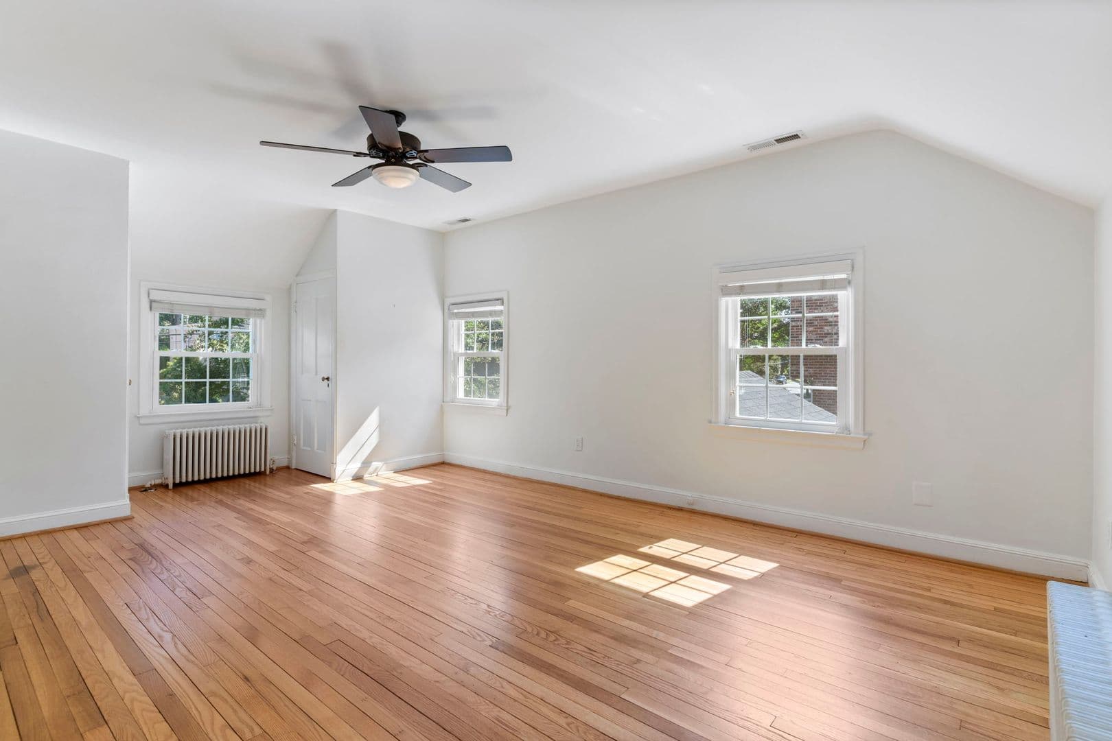 Alexandria House: 3114 Russell Rd