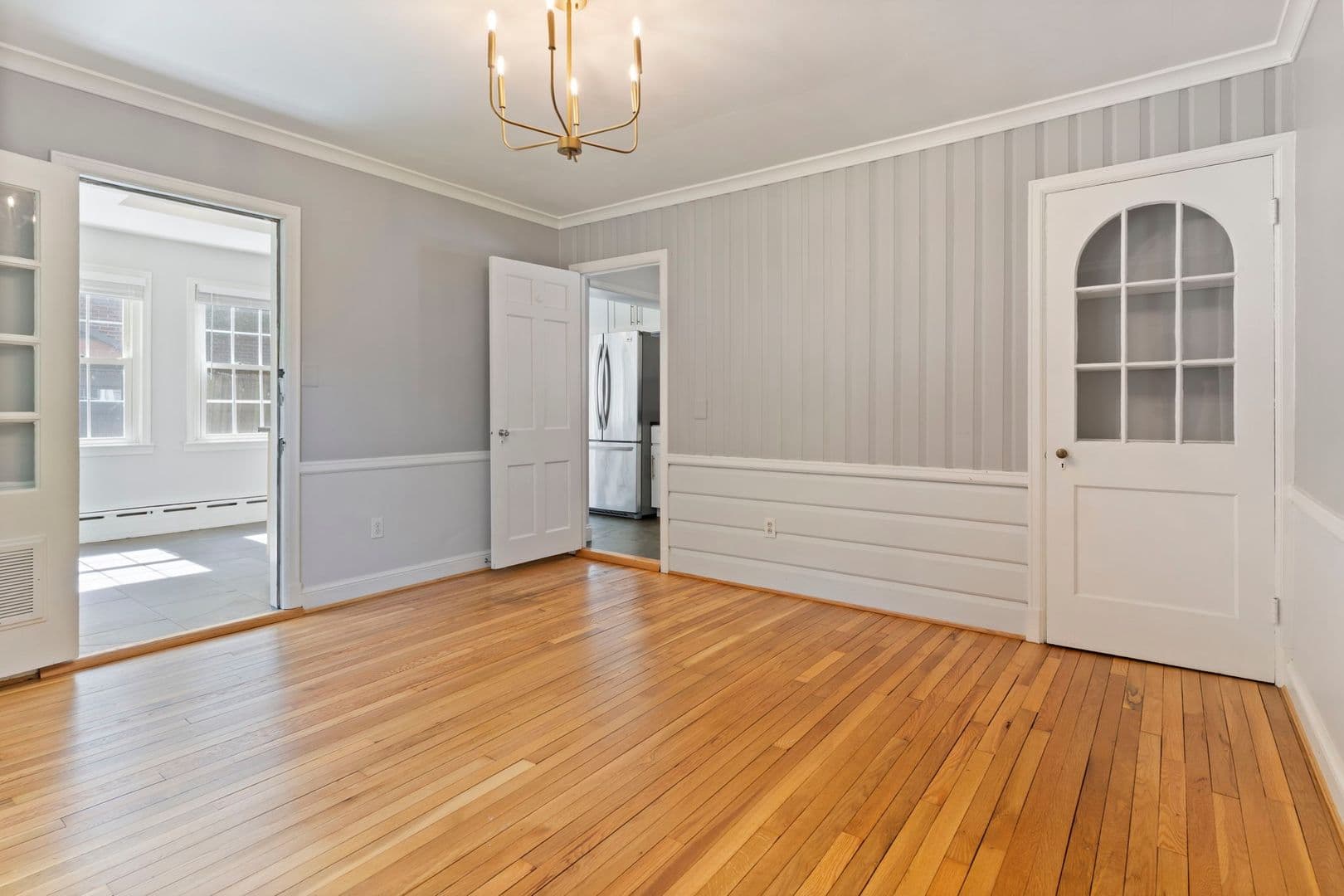 Alexandria House: 3114 Russell Rd