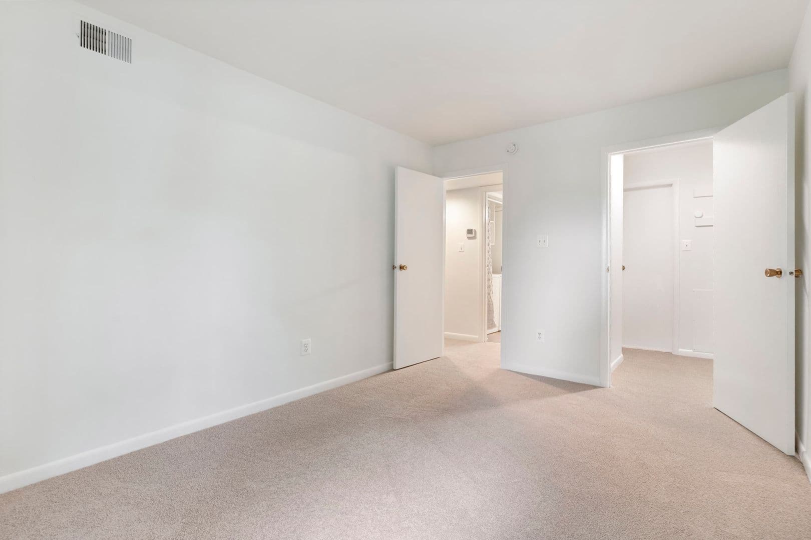 Springfield House: 5766 Rexford Court, Unit M