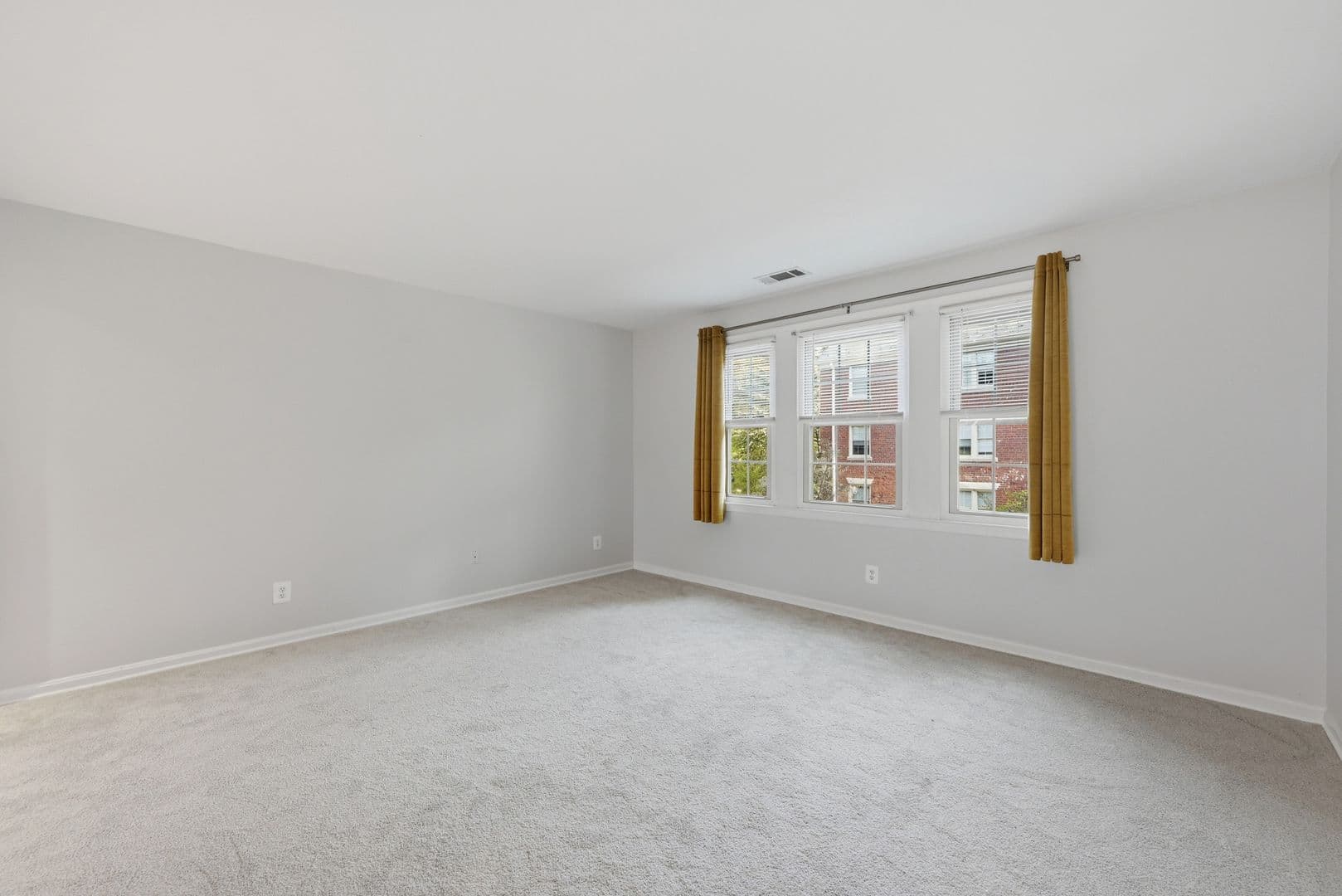 Alexandria House: 525 Bashford Ln